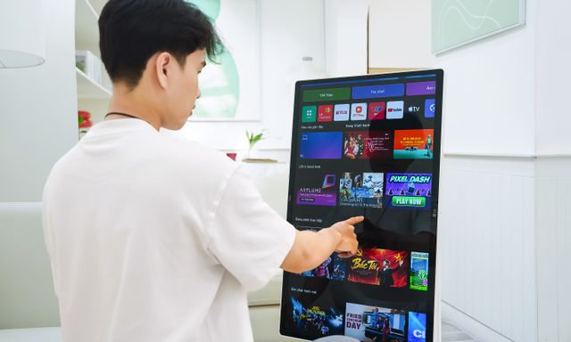 'Vũ trụ giải trí' di động gọi tên LG Smart Monitor Swing: Khi màn hình không chỉ để nhìn, mà còn biết ‘chạy’ khắp nhà
