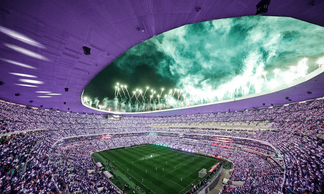 Sân vận động đầu tiên trong lịch sử 3 lần khai mạc World Cup có gì đặc biệt?