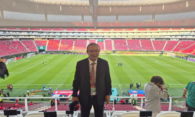 Ông Park Hang-seo khoe ảnh với sếp FIFA, nói lời gan ruột sau chiến thắng của Hàn Quốc ở World Cup 