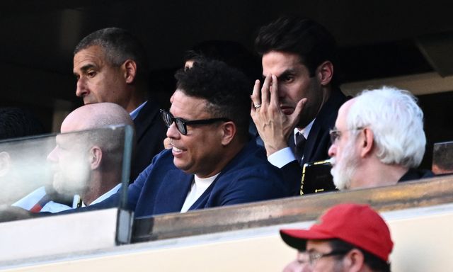 Vũ trụ siêu sao và huyền thoại trứ danh hội tụ cổ vũ Brazil: Ronaldo 
