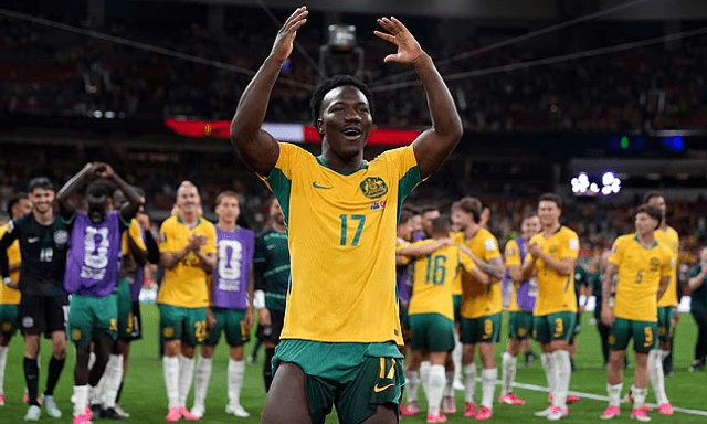 Câu chuyện phi thường của người hùng World Cup 2026 sinh ra từ trại tị nạn, trong gia đình nghèo khổ với 8 người con