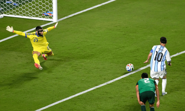 Ngay cả quả bóng World Cup cũng phải 