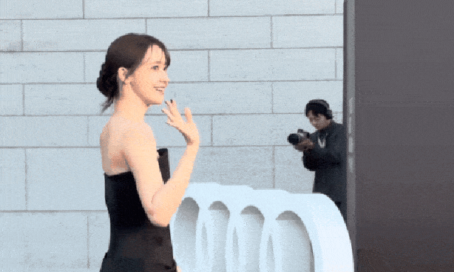 Nữ thần là ngoại lệ cấp quốc gia: Nhan sắc bị thời gian bỏ quên, camera không lột tả hết khuôn mặt điên đảo