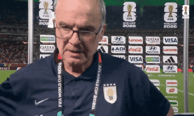 HLV World Cup nổi nóng bừng bừng, quát phóng viên ngay trên sóng truyền hình trực tiếp sau khi bị loại gây sốc