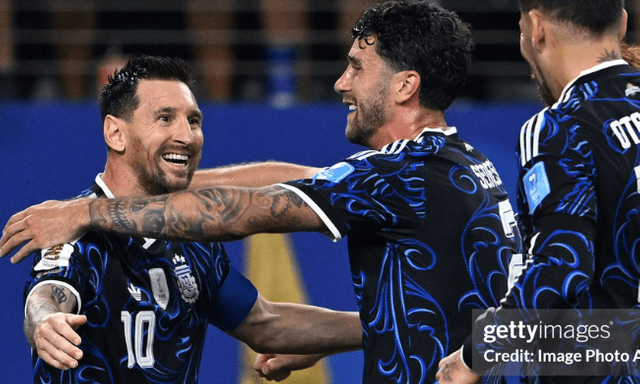 Messi quá chói sáng trên sân cỏ nhưng sự tử tế mới là điều khiến anh được yêu mến vô vàn ở phòng thay đồ Argentina
