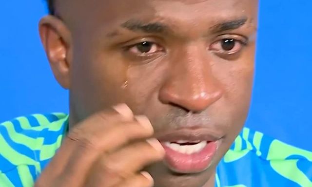 Vinicius bật khóc trước trận Brazil gặp Nhật Bản ở World Cup 