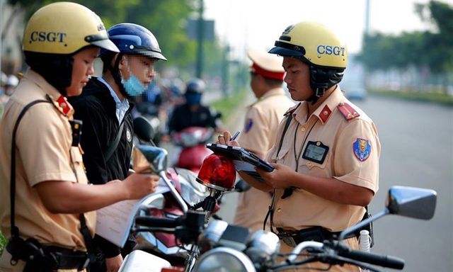 Từ ngày mai, 4 lỗi vi phạm giao thông tăng mức xử phạt tại Hà Nội, người dân chú ý