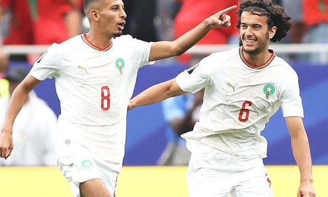 Xác định đội đầu tiên giành vé vào tứ kết World Cup 