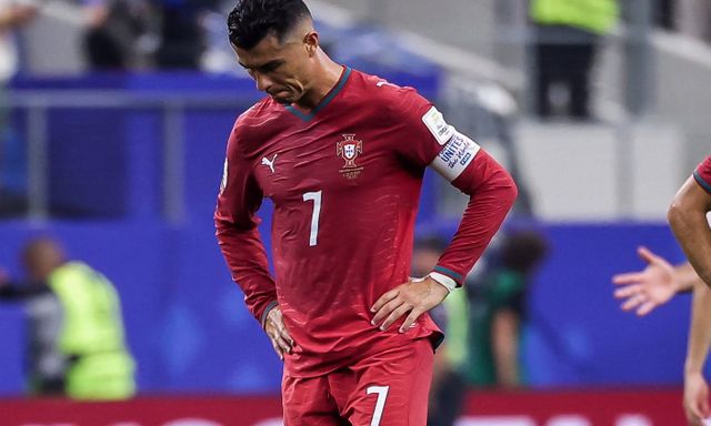Kỷ lục buồn của Ronaldo ngày chia tay: 17 cú sút không tạo ra 1 cơ hội nào 