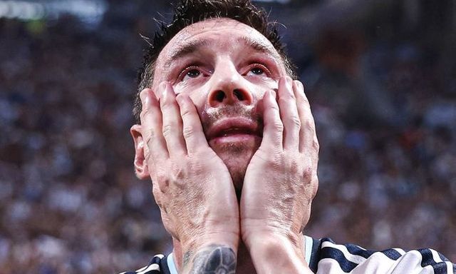 Phỏng vấn nóng Messi sau màn ngược dòng lịch sử của Argentina trước Ai Cập: 
