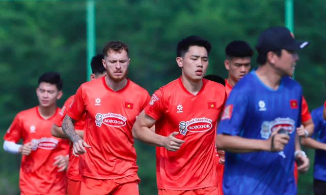 “Cháy vé” xem Đình Bắc, Xuân Son cùng ĐT Việt Nam đấu Myanmar 