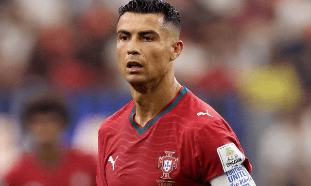 Huyền thoại World Cup cáo buộc các cầu thủ Bồ Đào Nha tẩy chay Ronaldo
