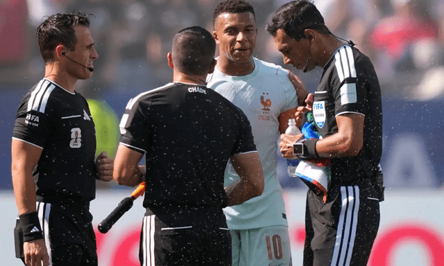 Mbappe bất ngờ đổ lỗi cho trọng tài Argentina sau cú đá hỏng phạt đền: 