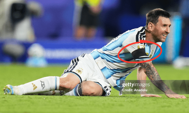 Lý do Messi và ĐT Argentina đeo băng tang trong trận thắng 3-1 Thuỵ Sĩ