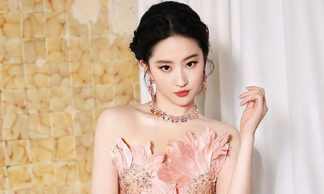 Vì sao nói “mắt phượng mày ngài” là quý tướng? 