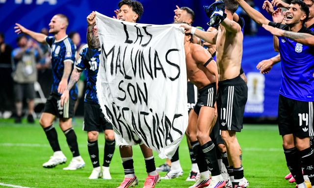 Argentina đối diện án phạt từ FIFA sau màn ăn mừng trận thắng tuyển Anh 