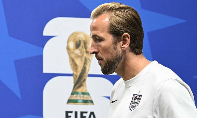 Harry Kane phải chờ đến bao giờ? 
