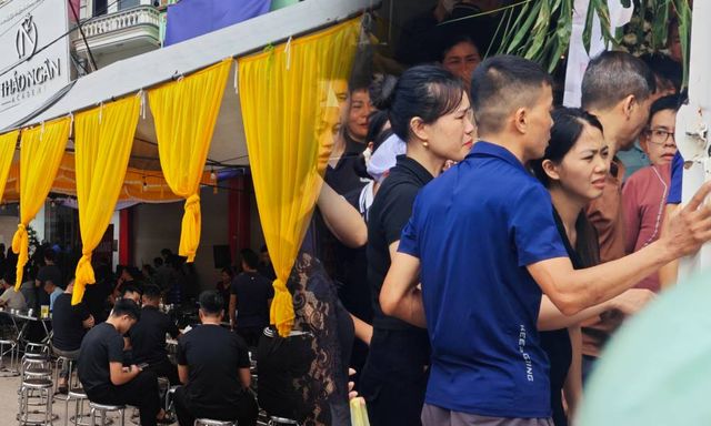 Xót xa 4 đám tang trên một con phố ở Thái Nguyên sau vụ tai nạn xe khách: 