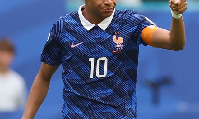 Mbappe chính thức vượt Messi trở thành chân sút vĩ đại nhất các kỳ World Cup