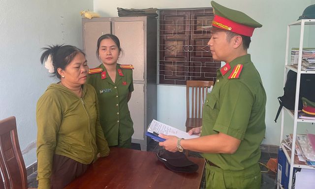 Nhờ thầy bói lấy lại 10 tỷ đồng bị lừa, người phụ nữ cay đắng khi bị lừa thêm 179 triệu