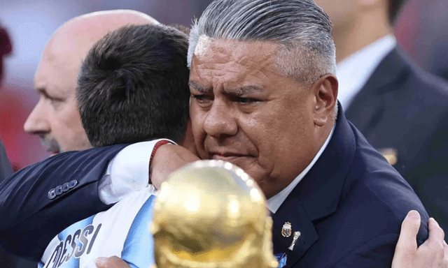 Rộ tin Chủ tịch LĐBĐ Argentina bị bắt, thu giữ điện thoại, AFA lên tiếng 