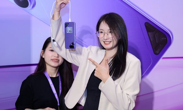 Mẫu smartphone TECNO pin 8.000mAh, giá từ 10,99 triệu đồng