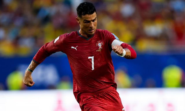 Ronaldo còn bao nhiêu bàn nữa thì cán mốc 1000 bàn thắng trong sự nghiệp? 