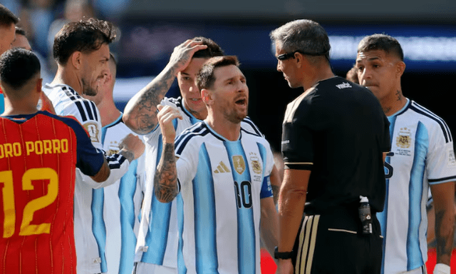 3 triệu người xem video chưa từng công bố hé lộ câu nói cực gắt của trọng tài với Messi ở chung kết World Cup