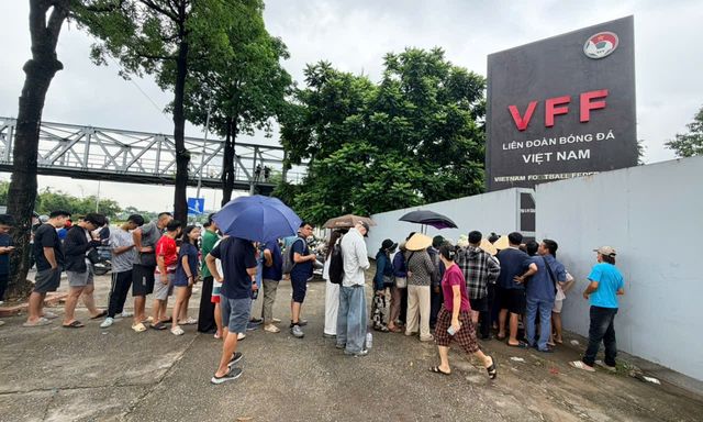 Cơ hội cuối trực tiếp mua vé xem ĐT Việt Nam đấu Malaysia tại Mỹ Đình: Chỉ bán từ 9h15 ngày 19/8
