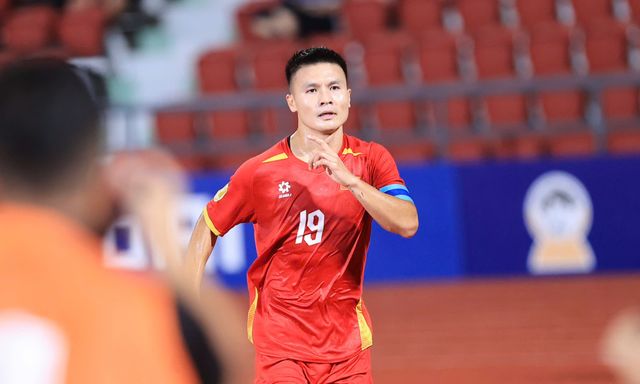 Phỏng vấn nóng Quang Hải: 