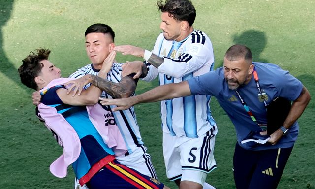 FIFA phạt nặng tuyển Argentina của Messi: Paredes bị cấm 10 trận, Gavi cũng không thoát án sau vụ ẩu đả chấn động World Cup