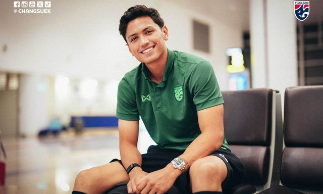 Tuyển Thái Lan không còn áp lực, tươi rói khi đến Việt Nam, tuyên bố 