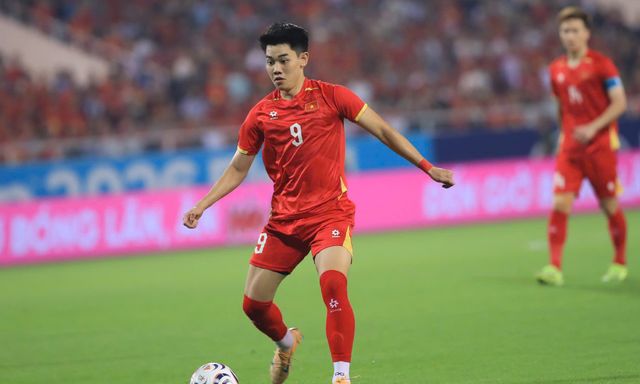 Phỏng vấn nóng Đình Bắc sau chức vô địch ASEAN Cup: 