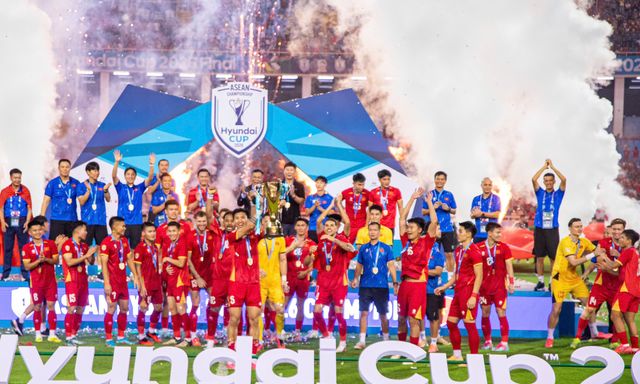 Trọn vẹn màn nâng cúp vô địch ASEAN Cup 2026 của đội tuyển Việt Nam 