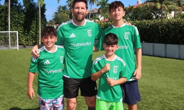Messi chính thức làm 