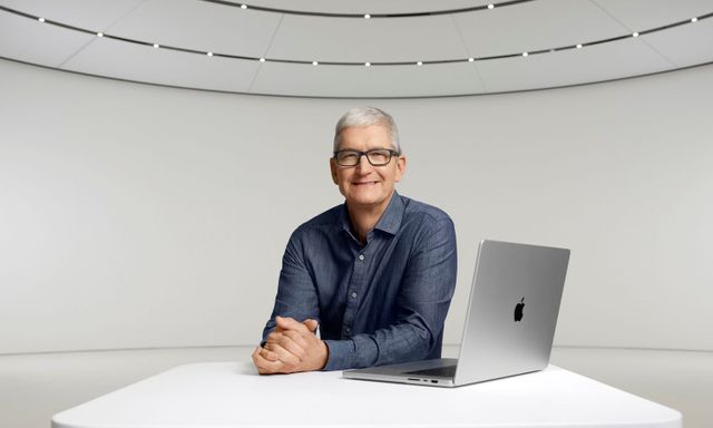 Ngày cuối cùng Tim Cook ngồi ghế CEO Apple
