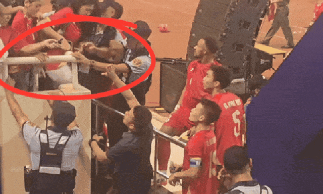 4 giây tả thực mối quan hệ của hai nàng hot WAGs bị so bì nhiều nhất làng bóng đá: Chu Thanh Huyền - Doãn Hải My
