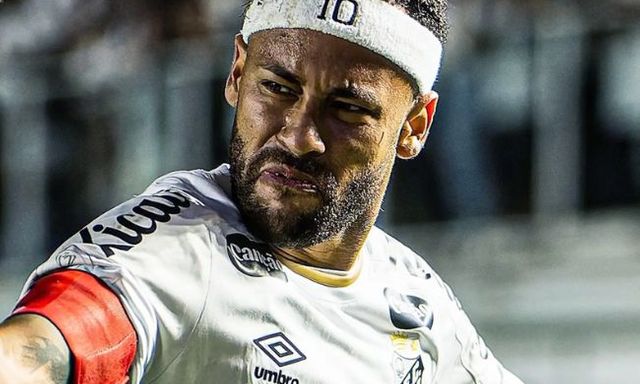 Neymar lại bị đau, rời sân trong nước mắt rồi nổi cáu vì mặt cỏ SVĐ: 