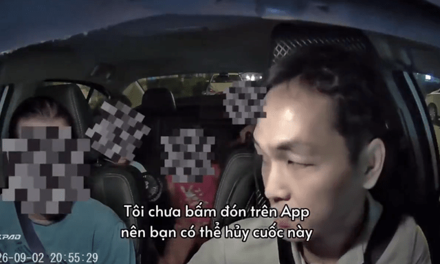 Tài xế ở Đà Nẵng bất ngờ khuyên du khách nước ngoài hủy cuốc xe, nhận 