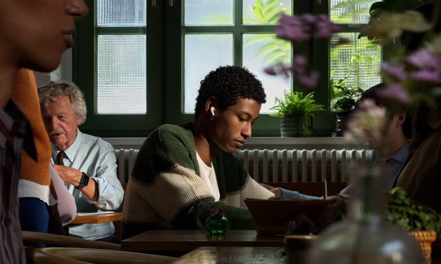 Apple ra mắt AirPods 5, lần đầu mang chống ồn chủ động lên tai nghe dạng mở