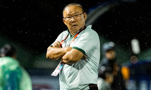 Ông Park Hang-seo lại nổi giận ở Thái Lan 