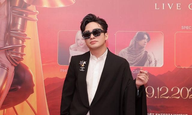 Tùng Dương là “ca sĩ quốc dân và phong thủy” 