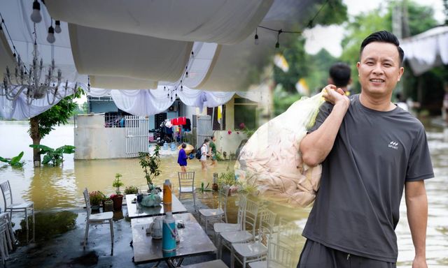 Một gia đình ở Hà Nội vừa dựng rạp cưới đã phải chạy lũ, chú rể 34 tuổi nói một câu khiến ai cũng nhớ