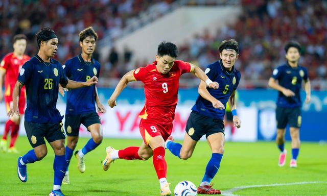 Nhận định ĐT Việt Nam vs Thái Lan lúc 19h30 hôm nay: Ngôi sao Chanathip tái xuất, tuyển Việt Nam vượt 