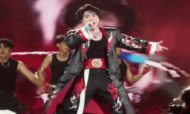 Quang Hùng MasterD mang hẳn võ đài MMA “đốt cháy” SAO Concert, loạt hit khiến fan đứng ngồi không yên!