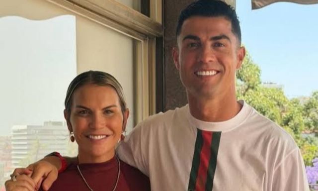 Chị gái Ronaldo tố em trai bị 