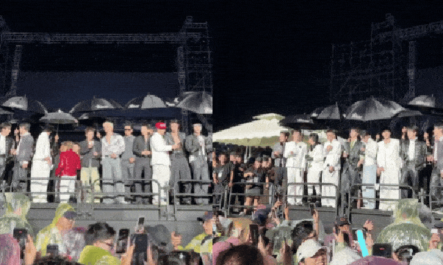 Trực tiếp concert Tinh Hà Say Hi: Hàng chục nghìn người 