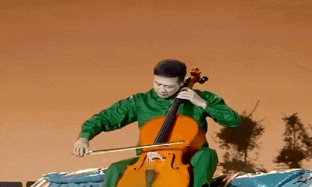 Hoàng tử cello tái xuất: MC nổi tiếng khắp Việt Nam là thủ khoa Nhạc viện, cứ lên sân khấu khắc 