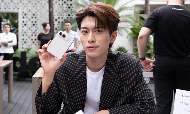 Người Việt hào hứng nhận iPhone Duo trong ngày mở bán đầu tiên