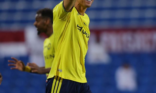 Vì sao bàn thắng thứ 982 của Ronaldo không được công nhận? 